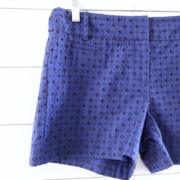 ❌SOLD❌ Ann Taylor LOFT Blue Black Eyelet Shorts - Picture 2 of 7